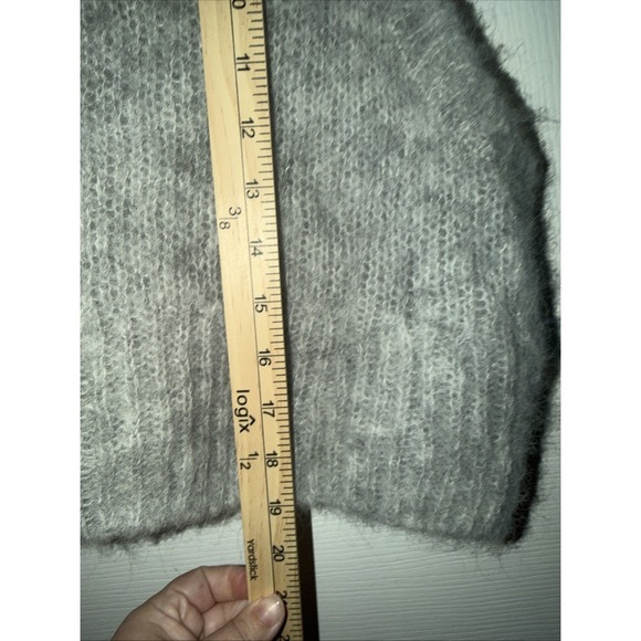 Free People Gray Crop Alpaca Loop Knit Sweater Size M V Neck Sleeveless - Picture 5 of 6